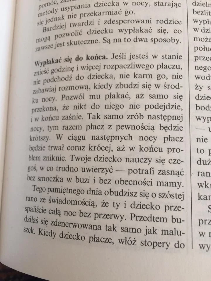 Fragment poradnika "Pierwszy rok życia dziecka".
