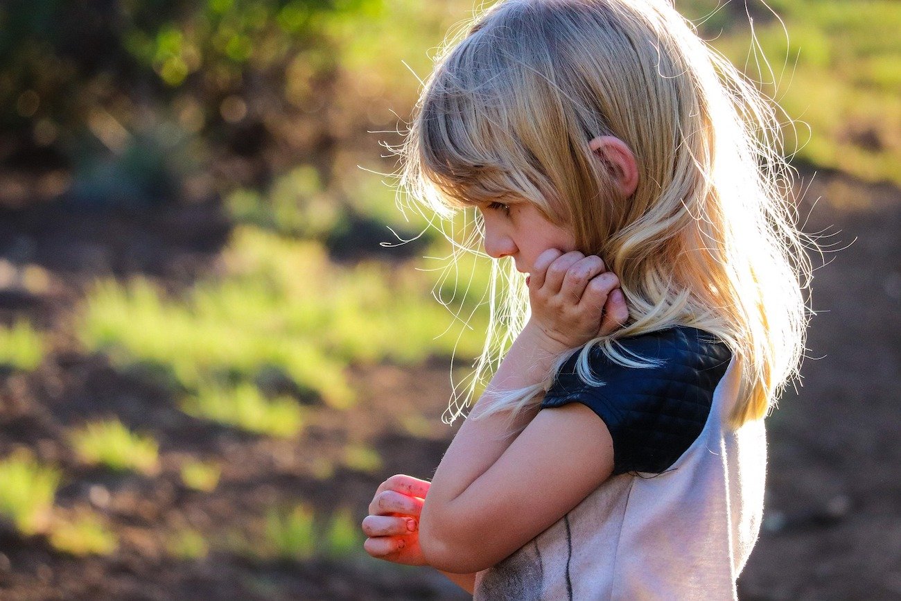 AI wskazała, co powoduje, iż dziecko traci zaufanie do rodzica. To powinna przeczytać każda mama