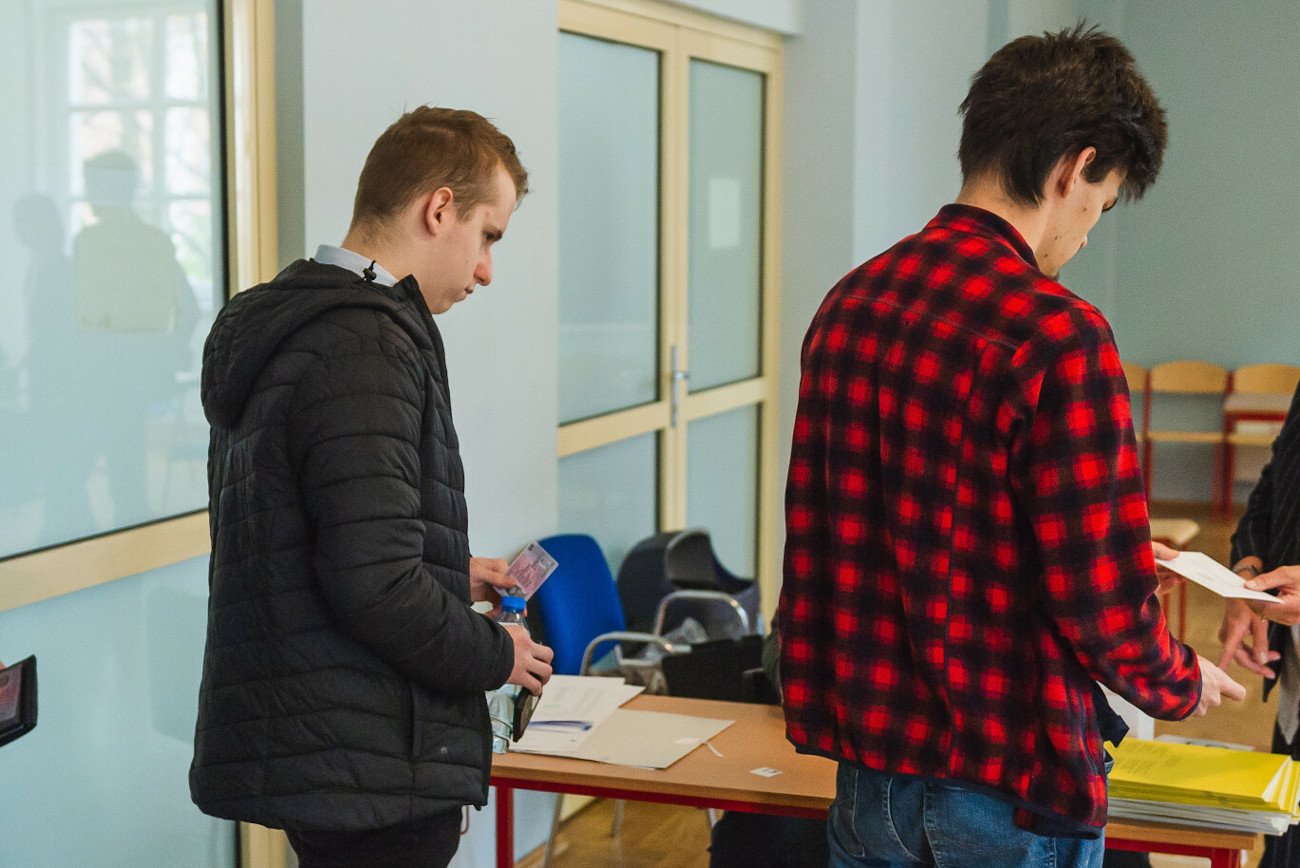 strój galowy na maturę