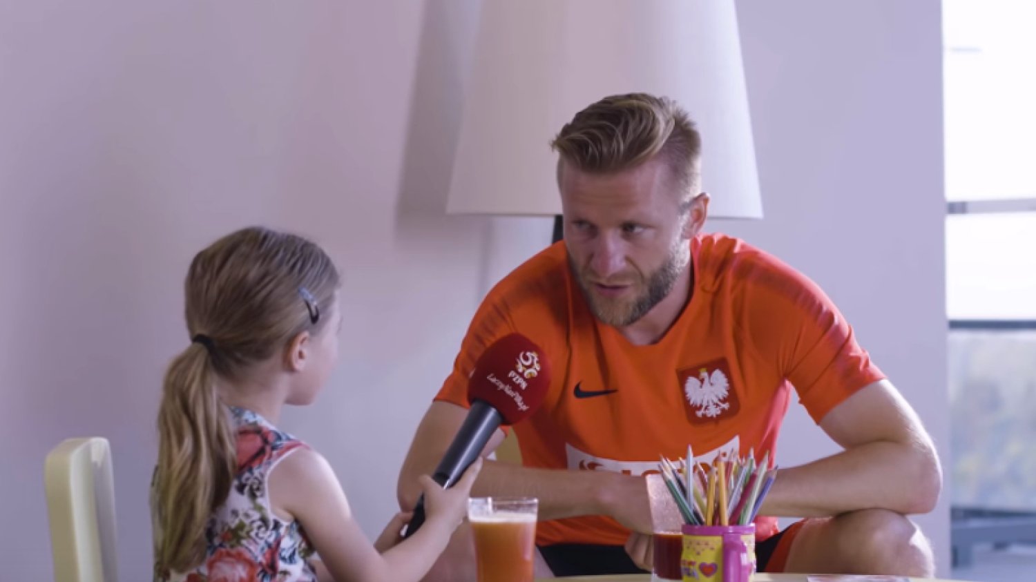 Wywiad 6-letniej Laury z piłkarzami podbija sieć.