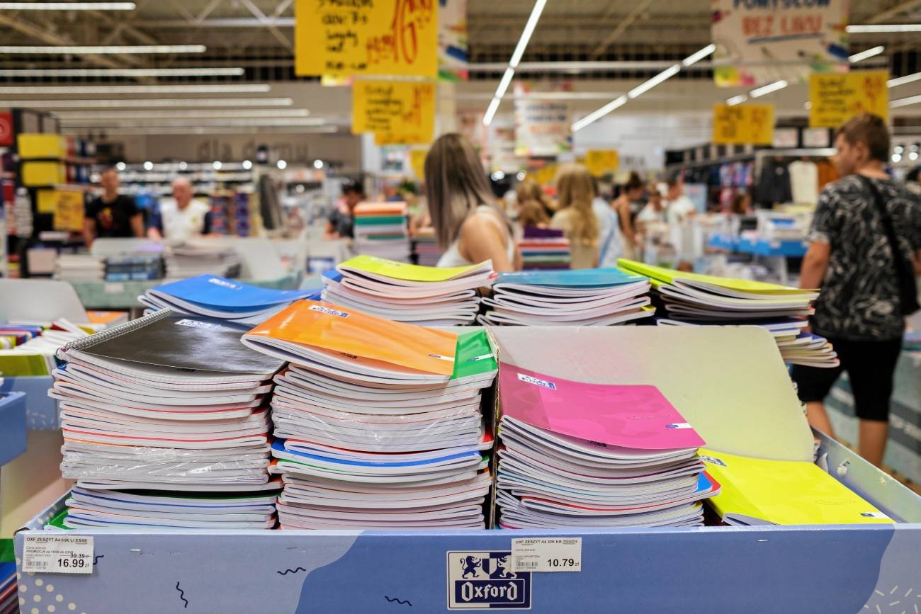 zeszyty w markecie przed rokiem szkolnym