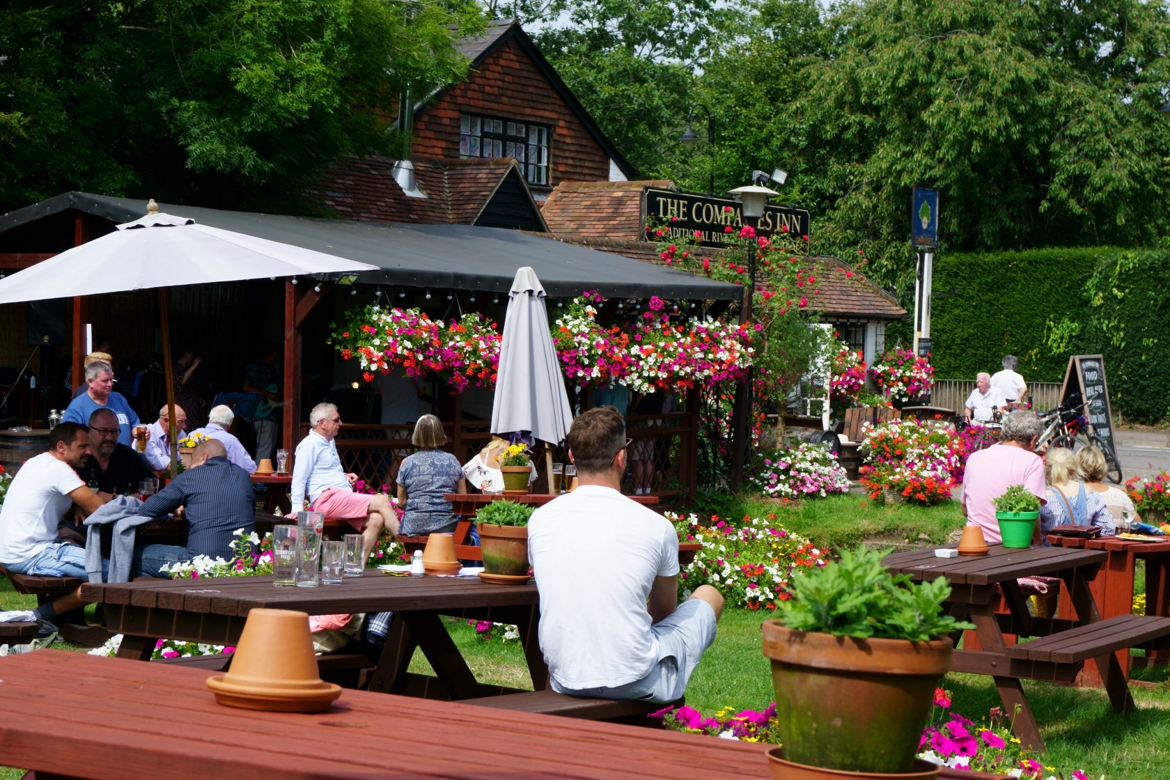 Już niedługo, zasiądziemy w ogródkach restauracyjnych.