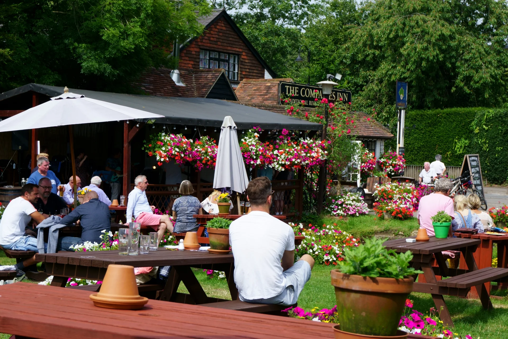 Już niedługo, zasiądziemy w ogródkach restauracyjnych.