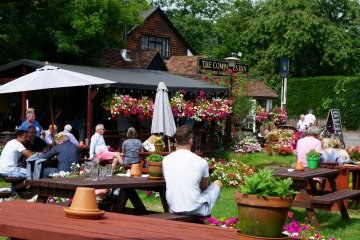 Już niedługo, zasiądziemy w ogródkach restauracyjnych.