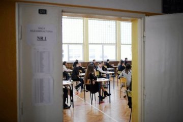 Egzamin ósmoklasisty a dodatkowy przedmiot 2021/2022 Egzamin ósmoklasisty a dodatkowy przedmiot 2021/2022