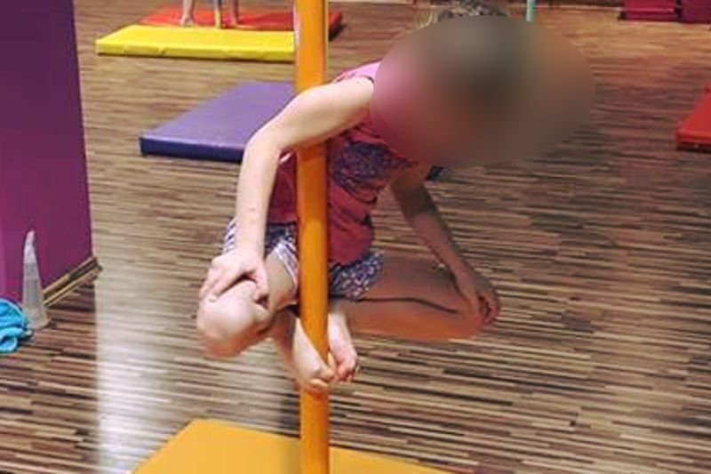 Pole dance zajęcia dla dzieci.
