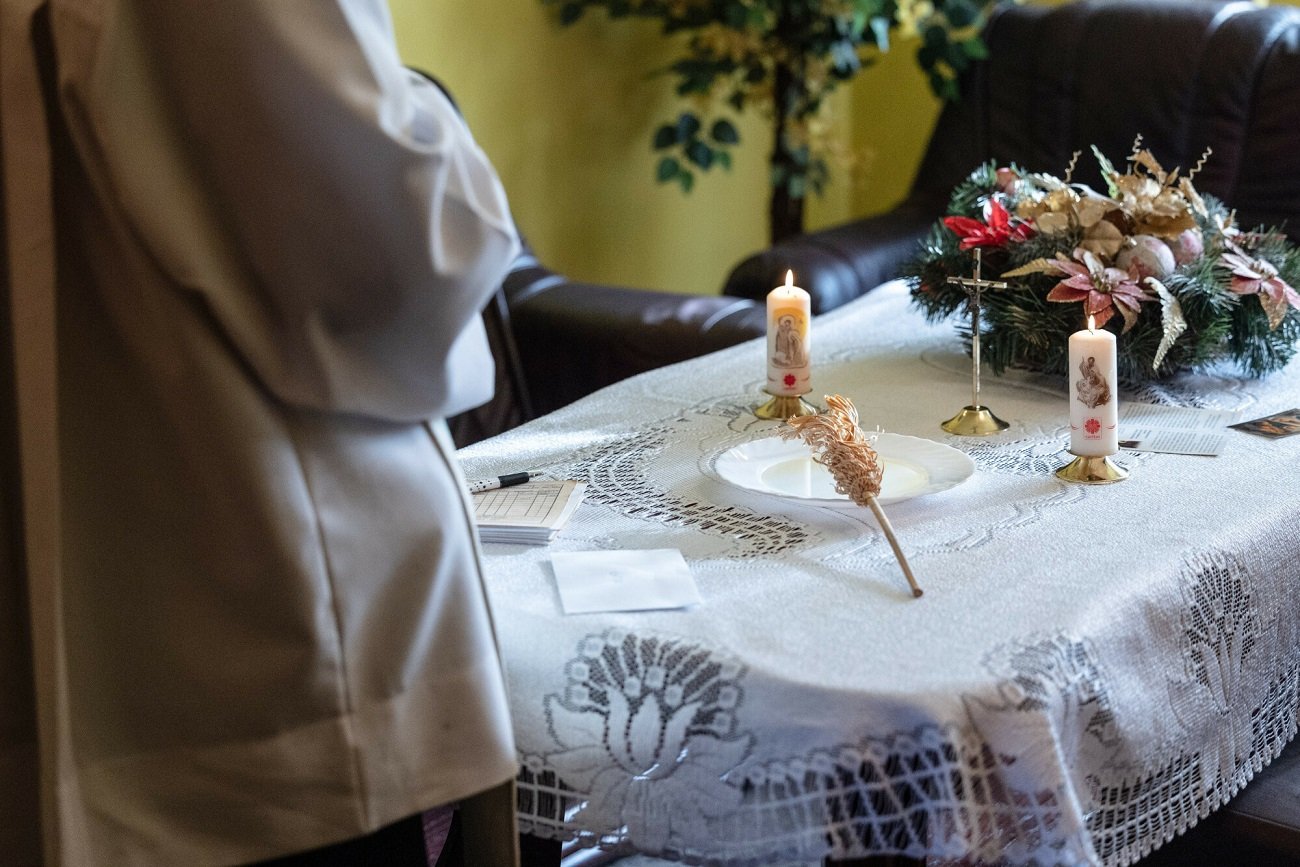 Ksiądz na kolędzie powiedział coś niestosownego.