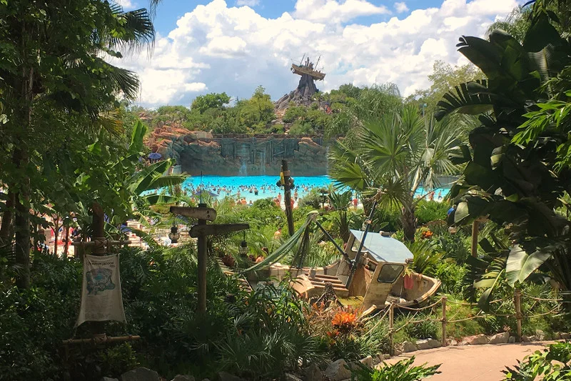 Park wodny Disney's Typhoon Lagoon jest częścią gigantycznego kompleksu rozrywkowego Walt Disney World Resort