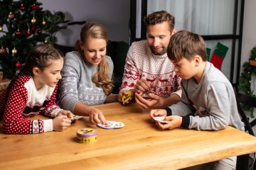 Szukasz wartościowego prezentu dla swojego dziecka? Doceniasz połączenie rozrywki i edukacji? A może marzysz o zabawce, która zostanie z maluchem na dłużej? Zwróć uwagę na nowoczesne planszówki!