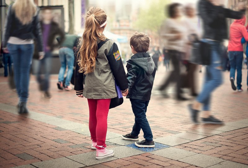 Jak zadbać o bezpieczeństwo dziecka w centrum handlowym?