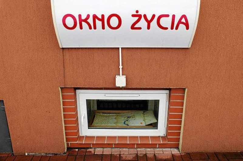 W ciągu ostatniego tygodnia zakonnice znalazły dwójkę dzieci w Oknach Życia