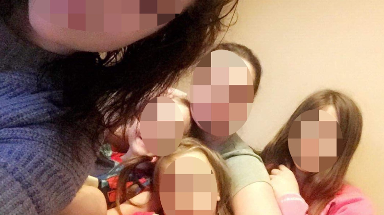 Anna W. z córkami: Dominiką, Sarą, Eweliną i Patrycją. Mąż jest obecnie na wyjeździe