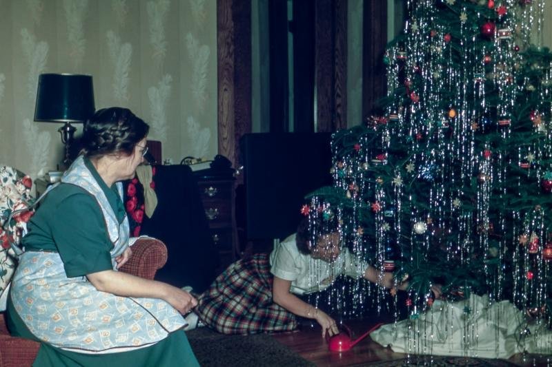 Boże Narodzenie dawniej i dziś. Dlaczego więcej jemy i więcej wydajemy?