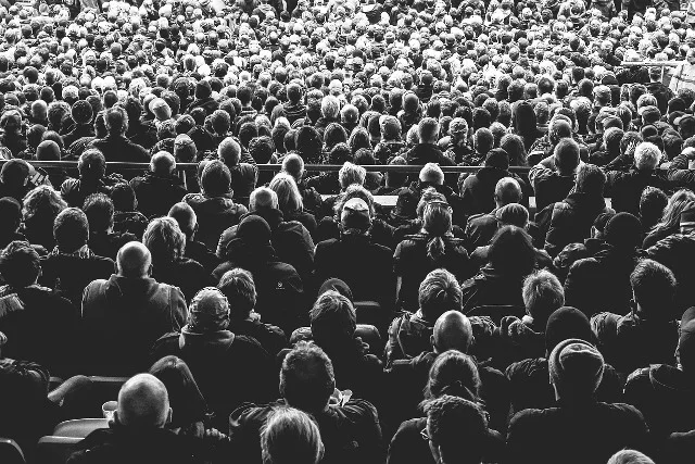 Fot. Pixabay / [url=https://pixabay.com/en/audience-crowd-people-persons-828584/]Unsplash[/url] / [url=https://pixabay.com/en/service/terms/#usage]CC0 Public Domain[/url]