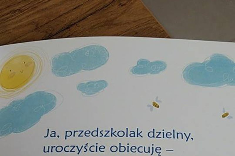 Wierszyk z książki "Wkrótce będę przedszkolakiem" oburzył rodziców.