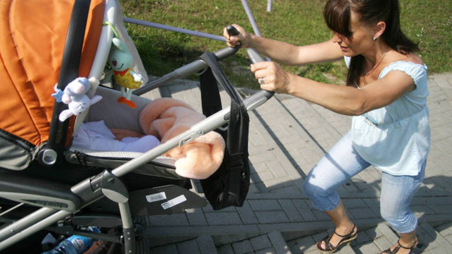 Kiedy jesteś matką, makijaż zgodny z trendami i najmodniejsze sandały są naprawdę poza zasięgiem twoich rozmyślań. Ważniejsze są problemy dnia codziennego, które dotyczą twojego dziecka