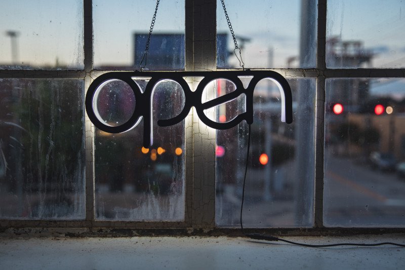 Savoir-vivre - jak kulturalnie wyprosić gości i zakończyć spotkanie