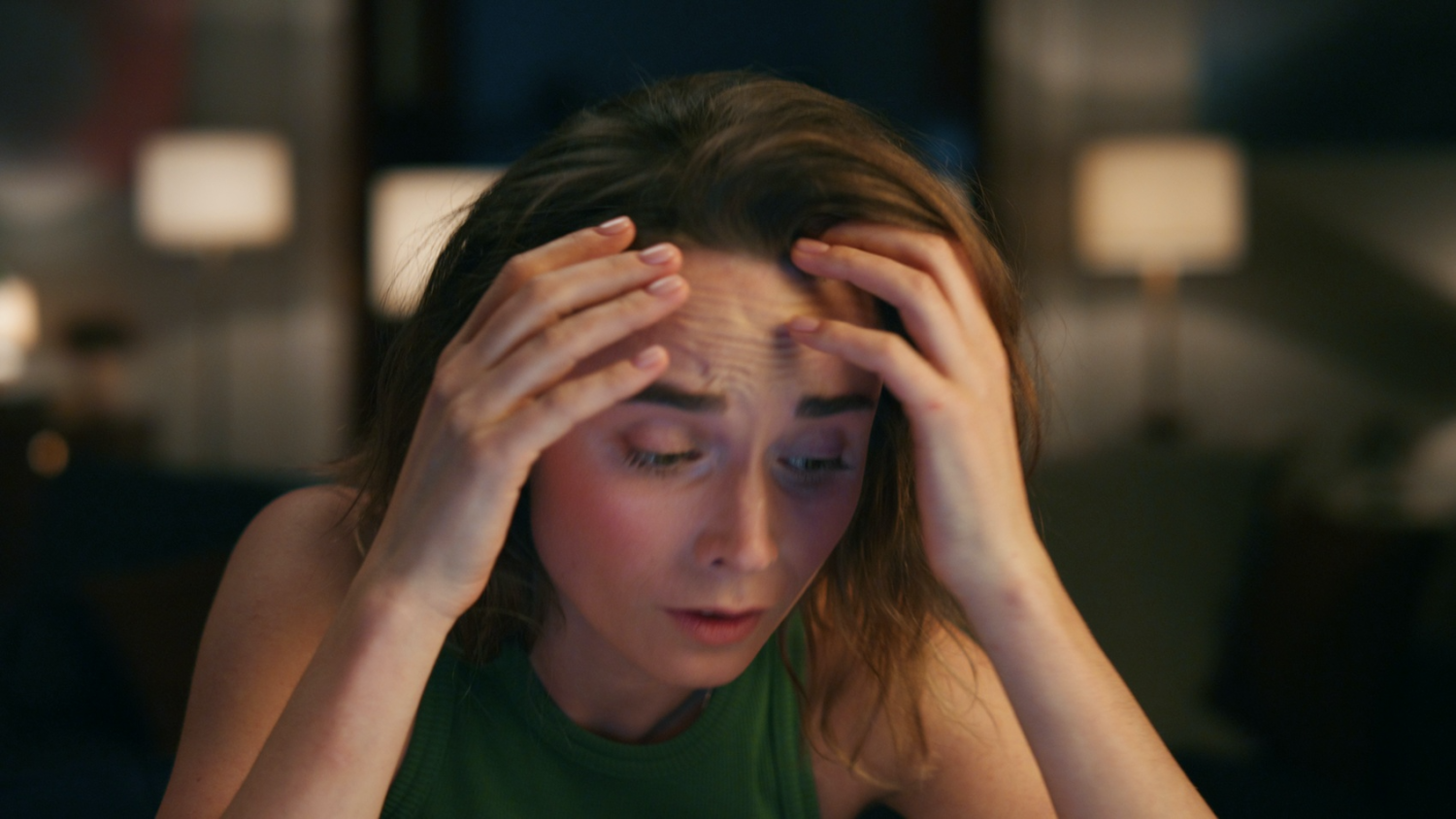 Złościsz się bez powodu albo masz mgłę mózgową? To mogą być pierwsze objawy menopauzy