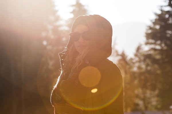 Fot. Pixabay / [url=https://pixabay.com/pl/pod%C5%9Bwietlenie-kobieta-dziewczyna-1007214/]milivanily[/url] / [url=https://pixabay.com/pl/service/terms/#usage]CC[/url]