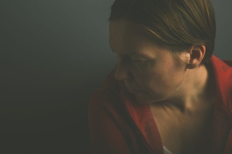 Ofiary przemocy domowej często milczą. Boją się mówić o tym, co je spotyka