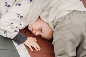 Jak pomóc dziecku, któremu dokuczają rówieśnicy i nie nakręcić przemocy