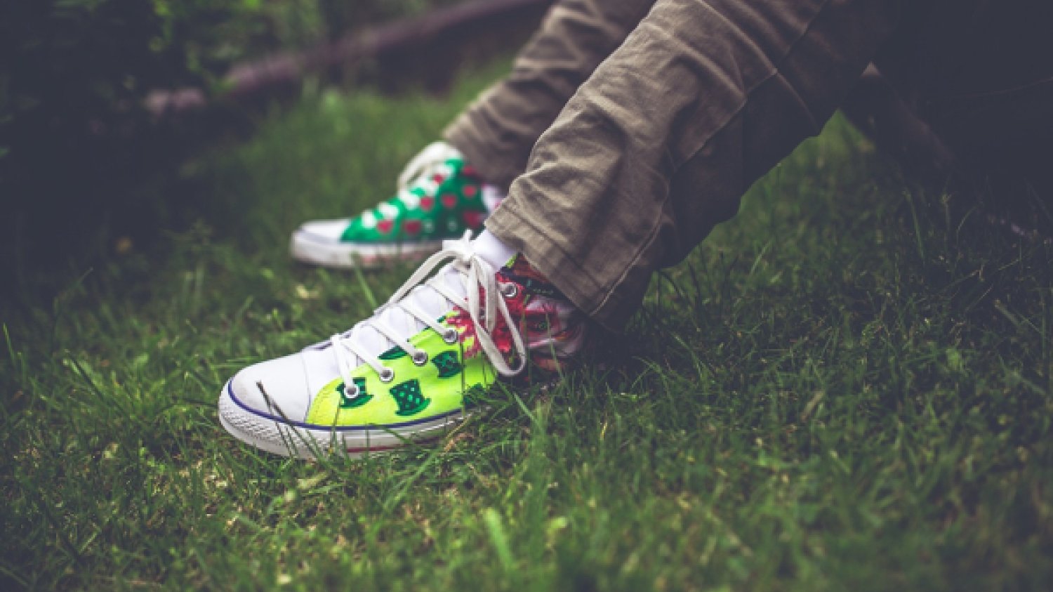 Fot. Pexels / [url=https://www.pexels.com/photo/handmade-sneakers-5888/]kaboompics.com[/url]/[url=https://www.pexels.com/photo-license/]CC0 License[/url]
