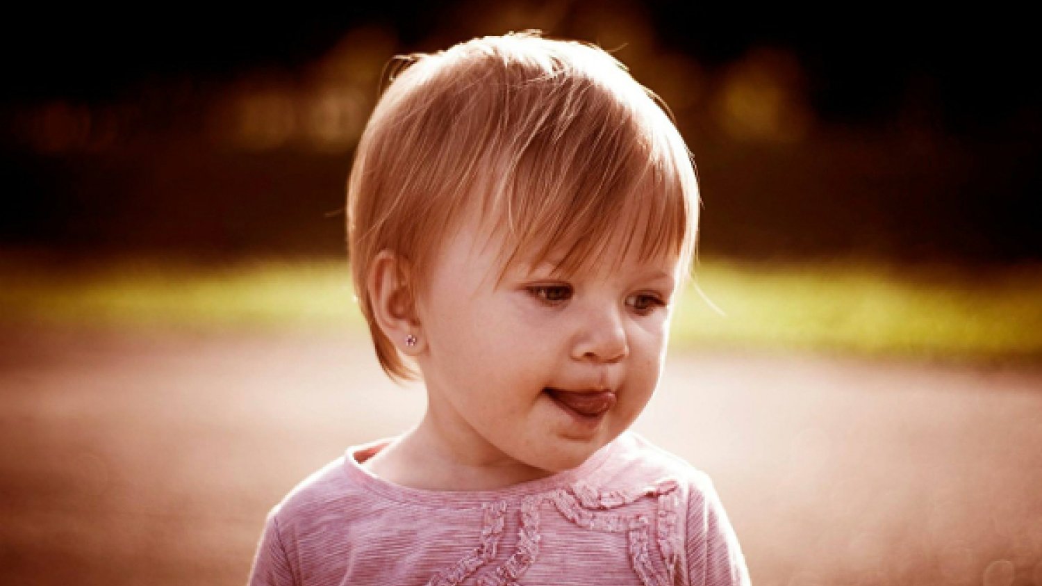 Fot. Pixabay / [url=https://pixabay.com/en/kid-girl-child-little-cute-young-450849/]RKozanecki[/url]/[url=https://pixabay.com/en/service/terms/#usage]CC0 Public Domain[/url]