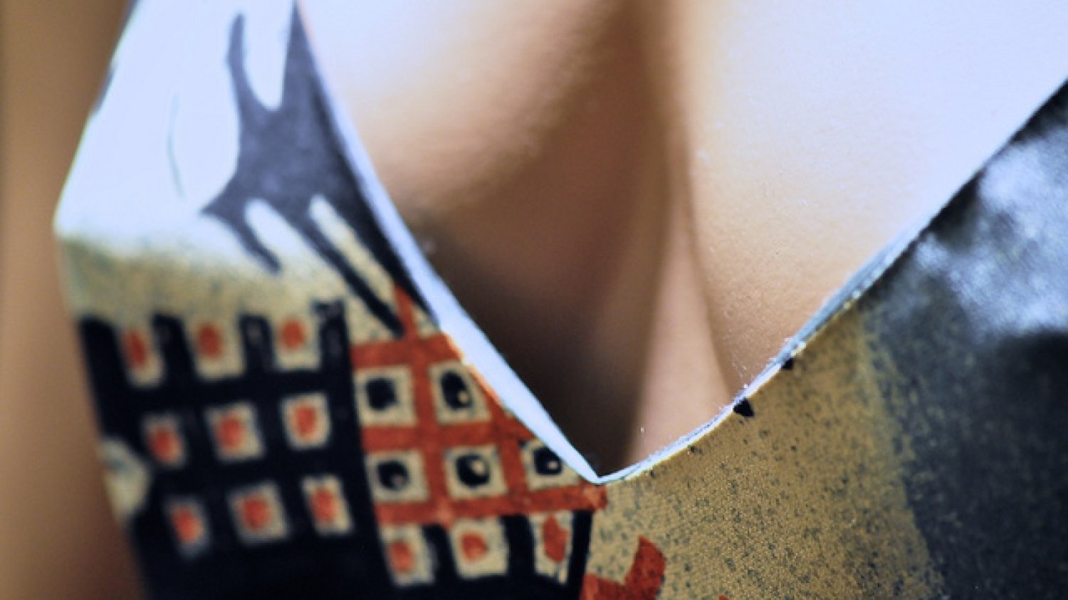 "Cleavage" na licencji CC-BY-SA-2.0 Autor Earls37a