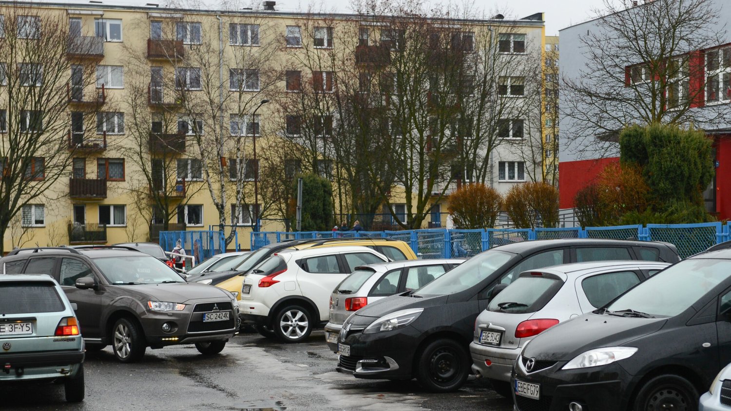Pod szkołami panuje istny tłok.