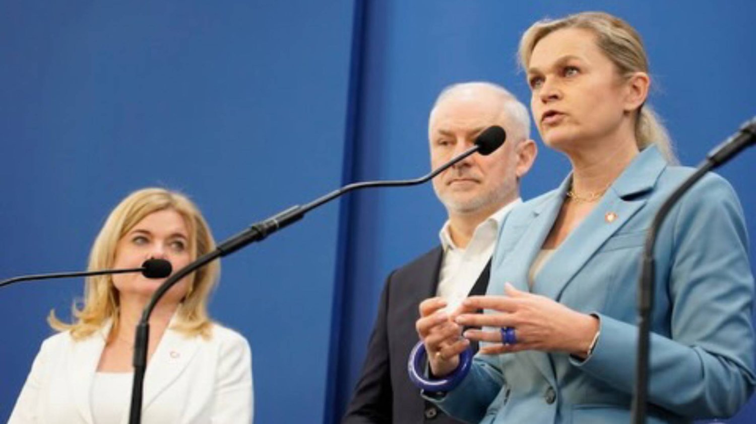 Barbara Nowacka podczas konferencji w Sejmie