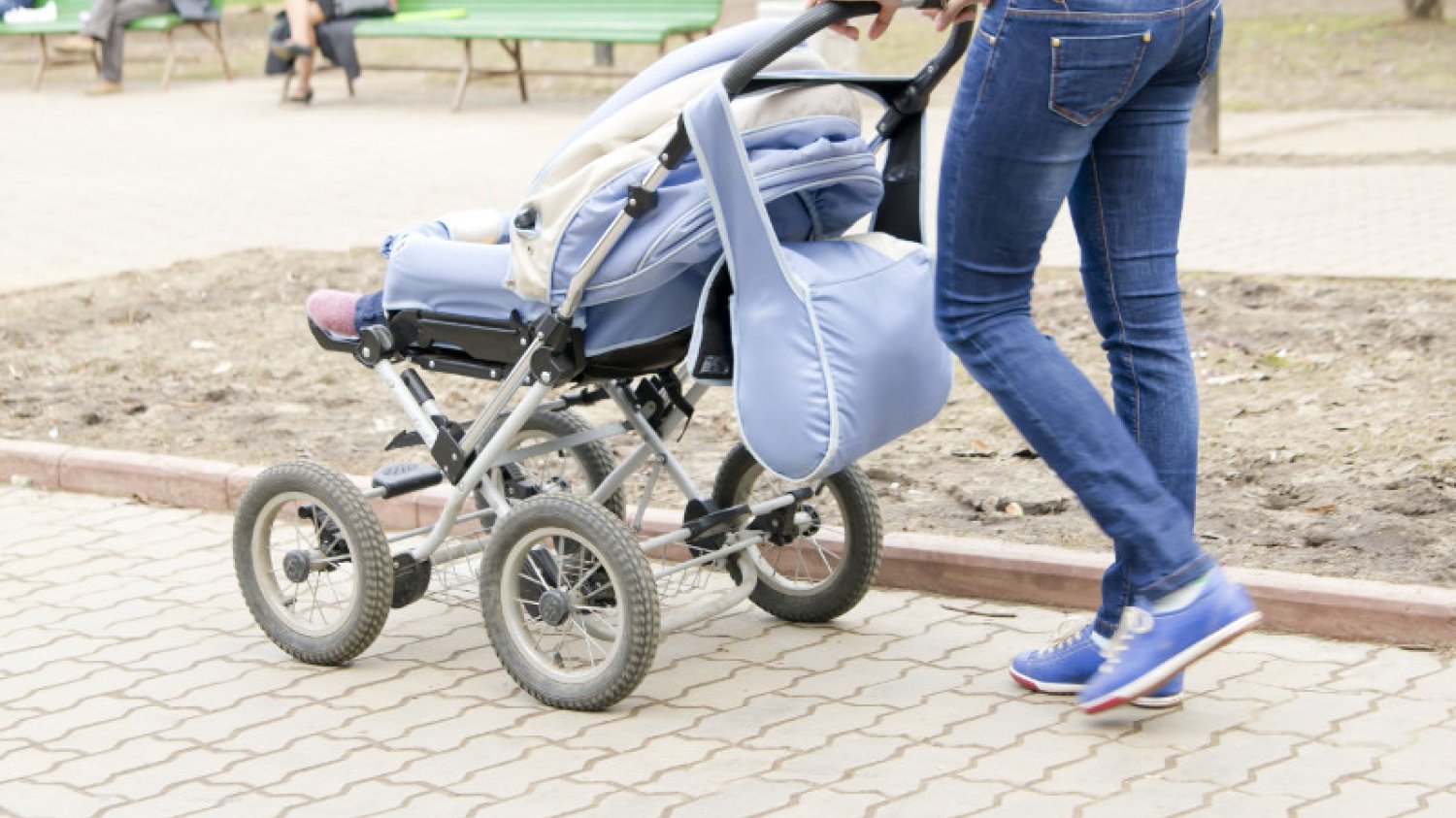 Kobiety z małymi dziećmi są nadal dyskryminowane.