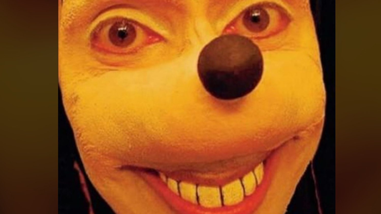 "Straszny Goofy" może okazać się kolejną zagrażającą zdrowiu i życiu "zabawą" w sieci
