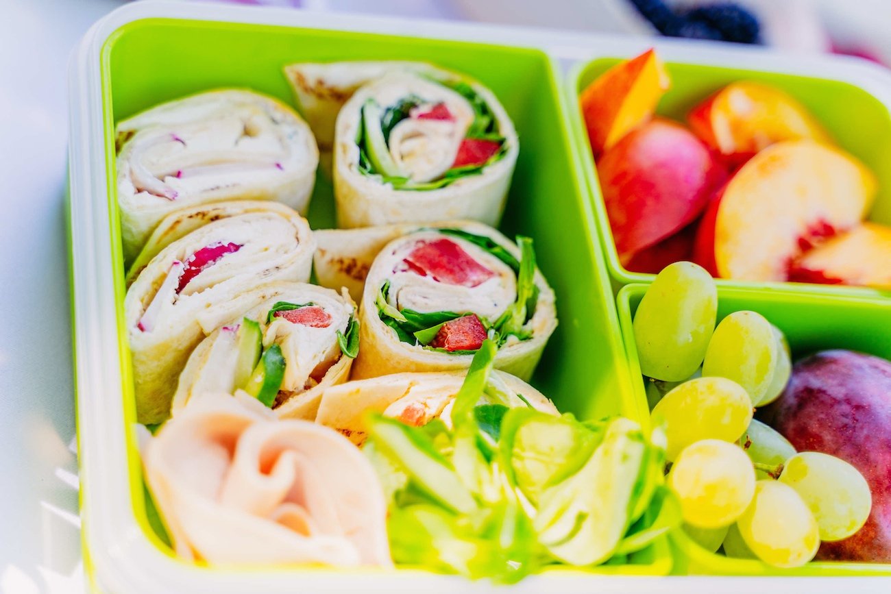 Koledzy będą mu zazdrościć, a ty pochwalisz się nimi na Instagramie. 5 pomysłów na pyszne lunchboxy