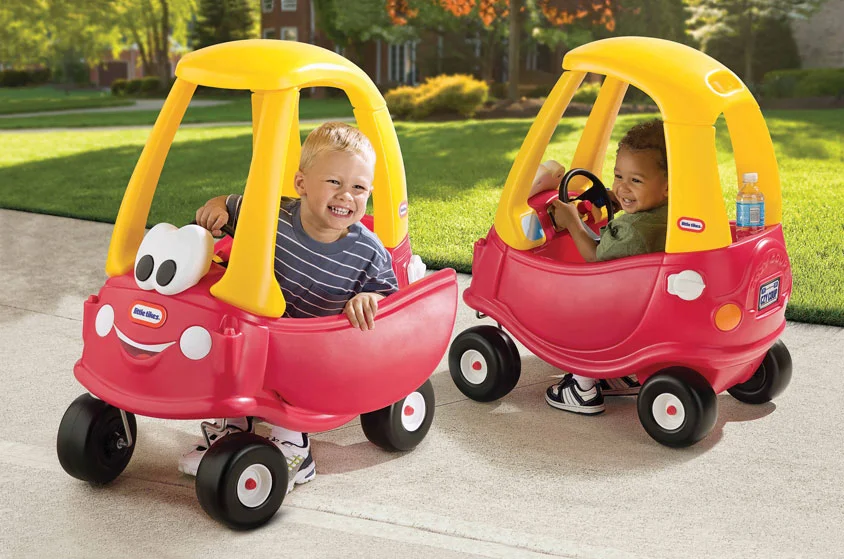 Flagową zabawką Little Tikes jest autko Cozy Coupe, które już od ponad trzech dekad daje mnóstwo radości maluchom na całym świecie