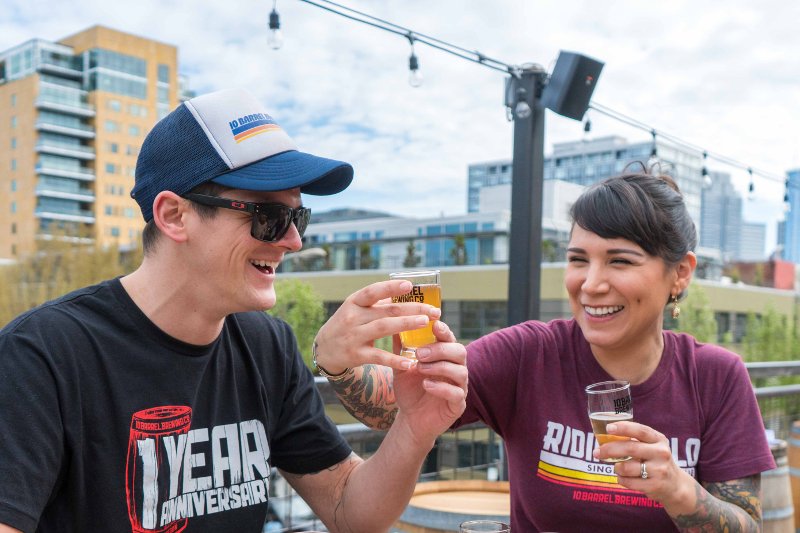 Kombucha to sfermentowana słodka herbata. Jej smak nie każdemu odpowiada, ale ma też swoich fanów