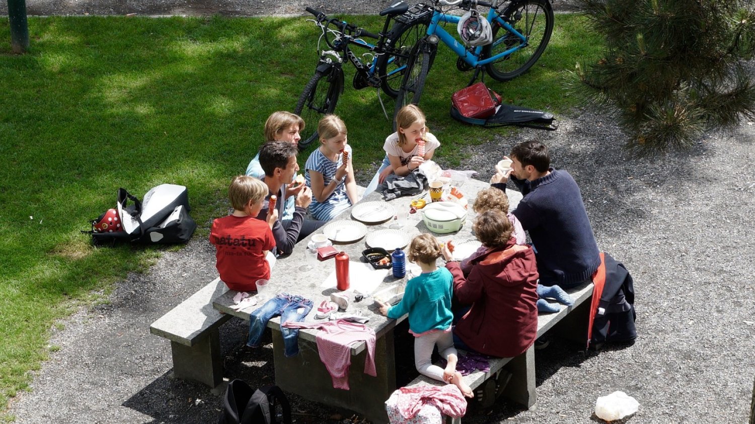 Fot. Pixabay / [url=https://pixabay.com/pl/rodzina-w-wolnym-piknik-brunch-771720/]HebiFot[/url] / [url=http://bit.ly/CC0-PD]CC0 Public Domain[/url]