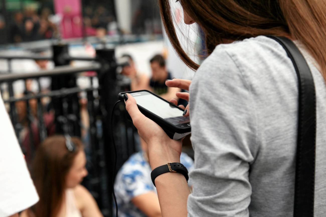 Oto, co twoja córka robi z chatem GPT. Ten trend wśród dziewczynek i kobiet przeraża