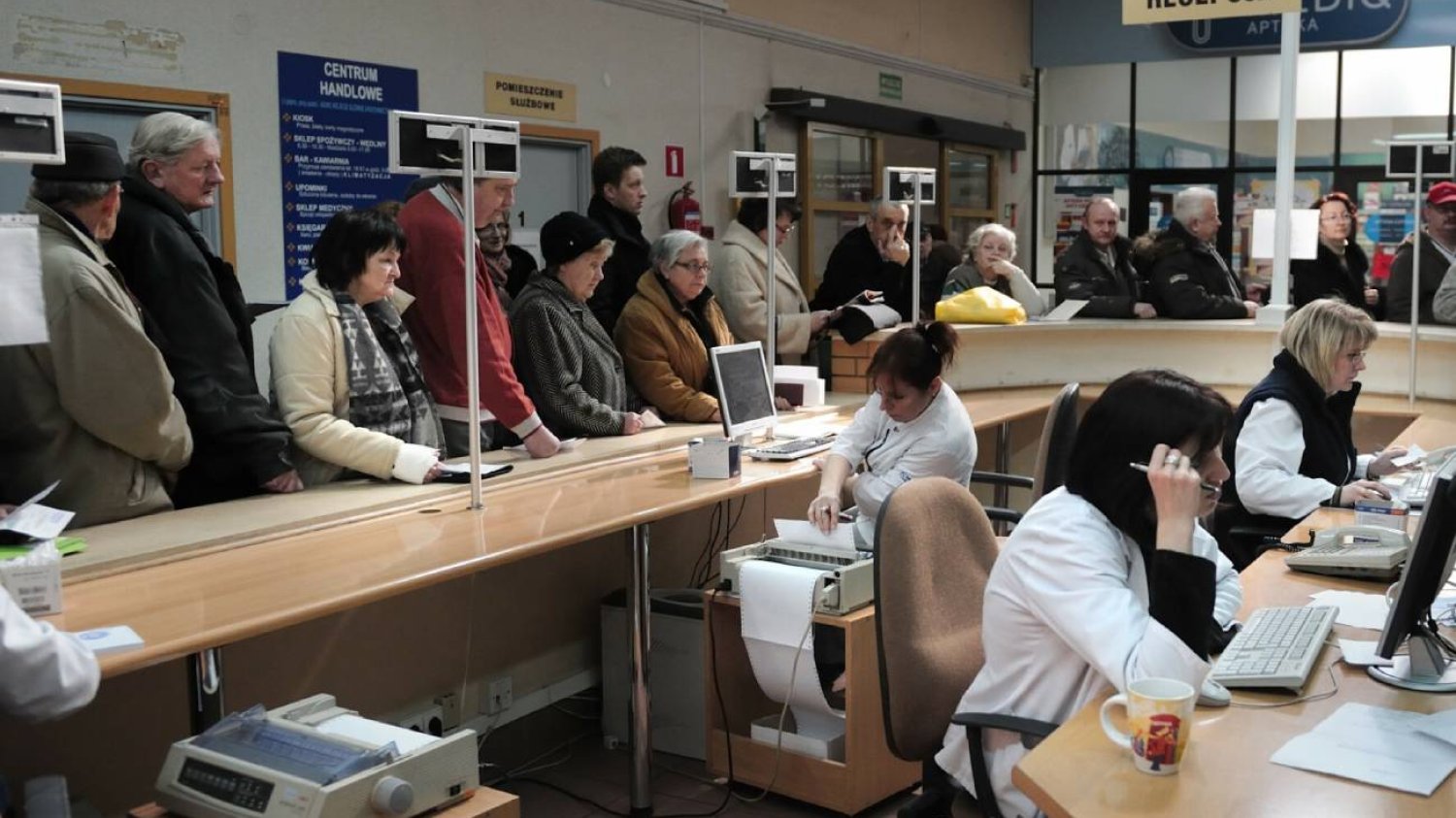 przychodnia, spzoz, chore dziecko, pediatra dla dziecka, z chorym dzieckiem do lekarza, zapisy w przychodni, kolejka w przychodni