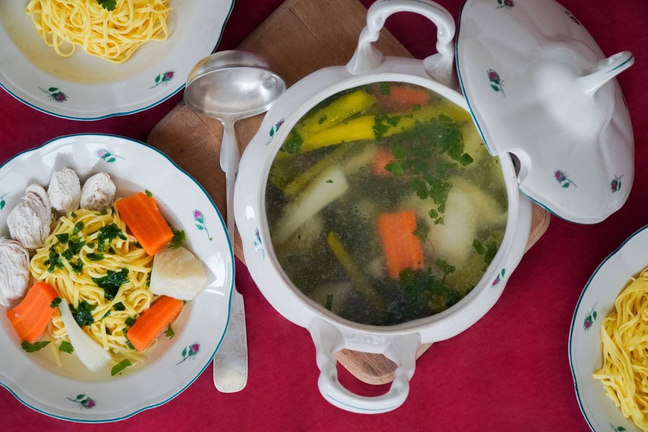 czosnek, czosnek na przeziębienie, rosół, przepis na rosół z czosnkiem, rosół z czosnkiem, rosół na przeziębienie