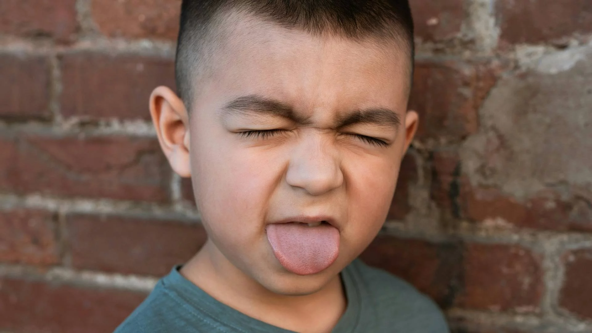 W przedszkolu panie nie mogą się go nachwalić. W domu syn testuje granice mojej cierpliwości