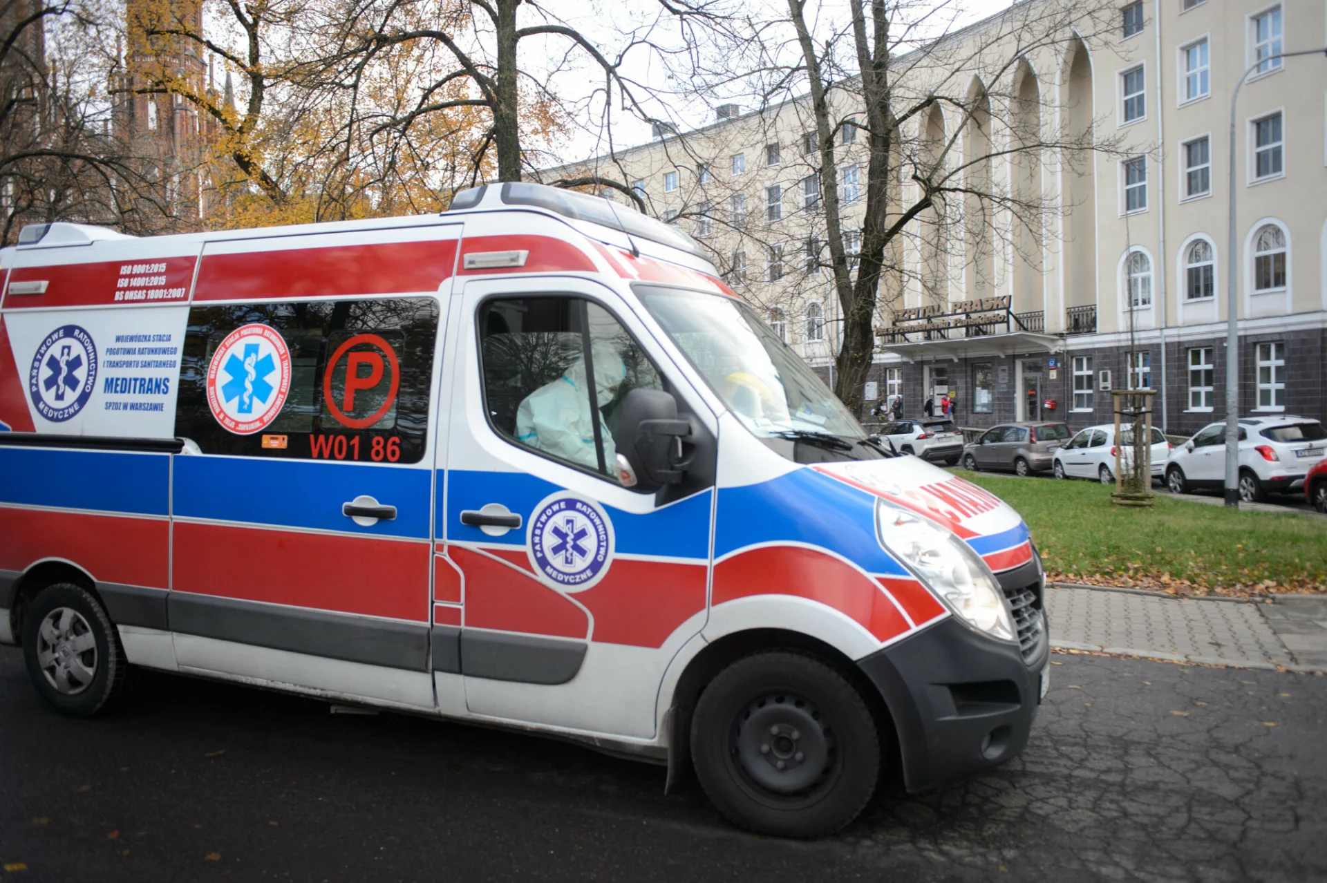 porażenie prądem, wypadek, ładowarka, karetka, czy ładowarka może zabić.