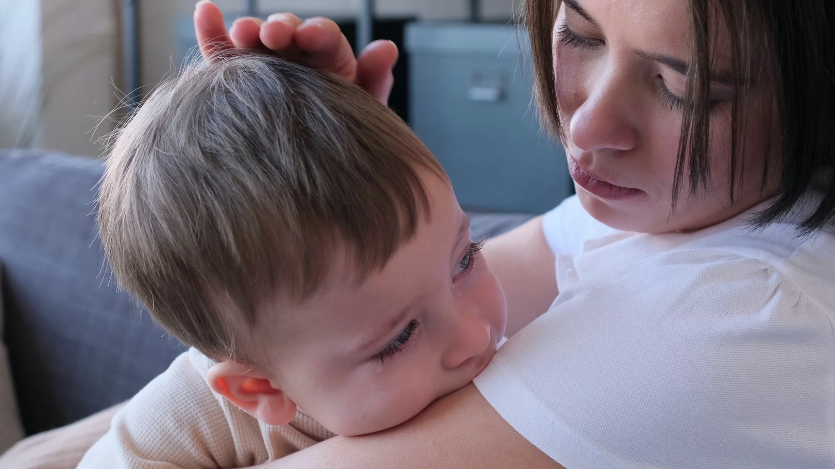 "Mamo, gdzie jest teraz babcia?" Jak rozmawiać z dziećmi o śmierci