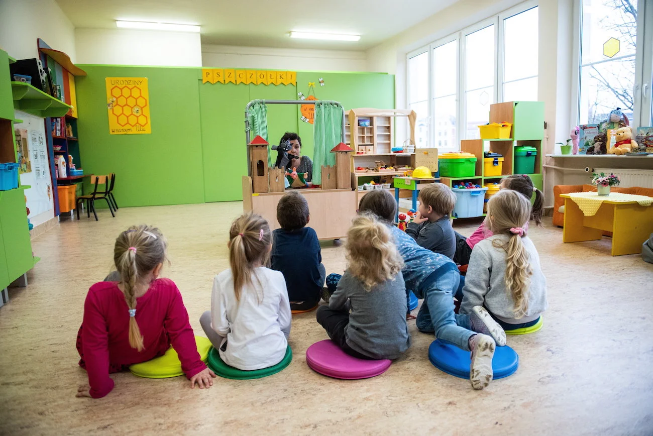 przedszkolaki podczas zabawy w jednym z olsztyńskich przedszkoli