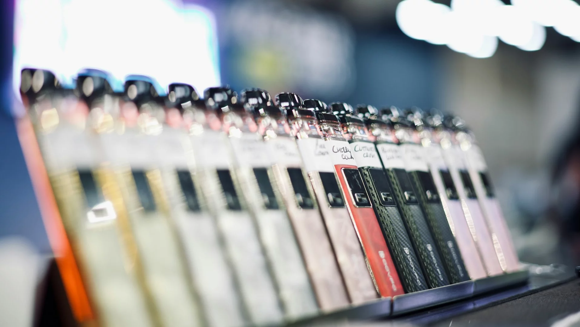 Co trzeci 15-latek pali e-papierosy. GIS ostrzega rodziców i radzi nauczycielom