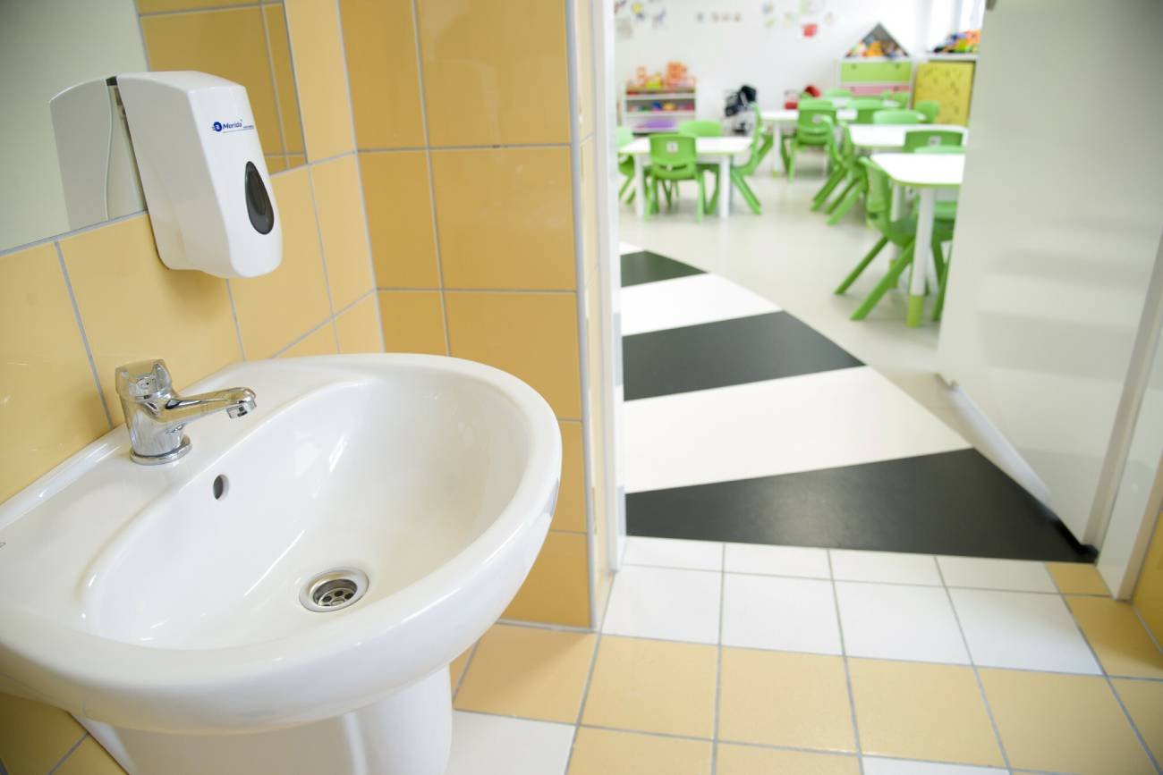 Dziecko to nie robot. Nie zmuszę go do nocnika tylko dlatego, iż komuś się spieszy