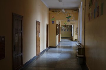 korytarz szkolny
