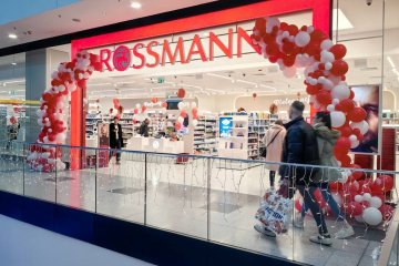 Sklep sieci Rossmann. Sklep sieci Rossmann.