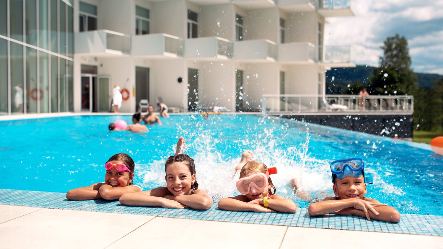 Rodzinne wakacje bez kompromisów. Góry, aquapark i relaks w jednym miejscu w Crystal Mountain