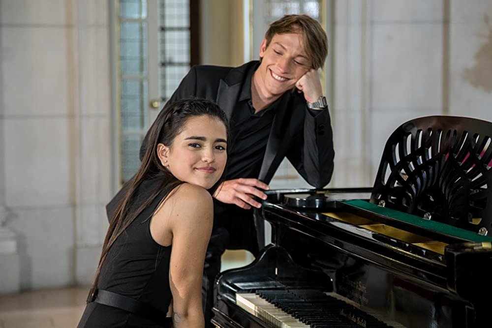 "Zmiksowana Kally" to serial obyczajowy, który opowiada historię 14-letniej Kally uczącej się w najbardziej prestiżowej szkole muzycznej kraju