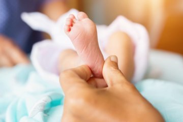Właściwa pielęgnacja skóry wcześniaków ma ogromna znaczenie dla ich zdrowia.